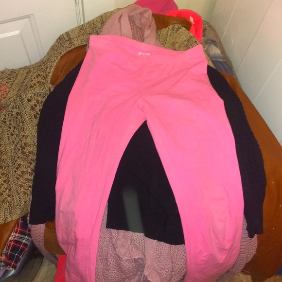 Clothes - Picture 4 of 7